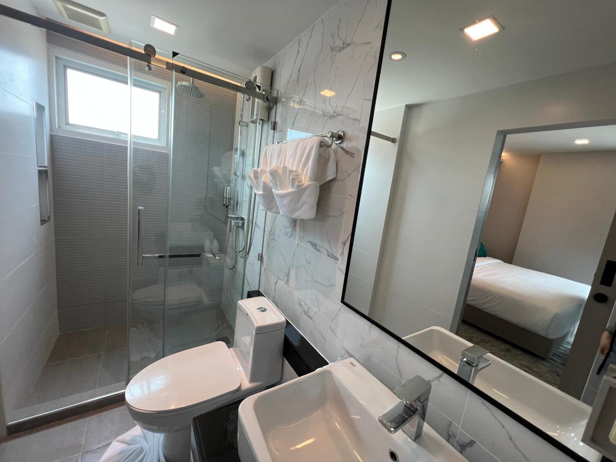 Arni Skye Hotel Bangkok Buitenkant foto
