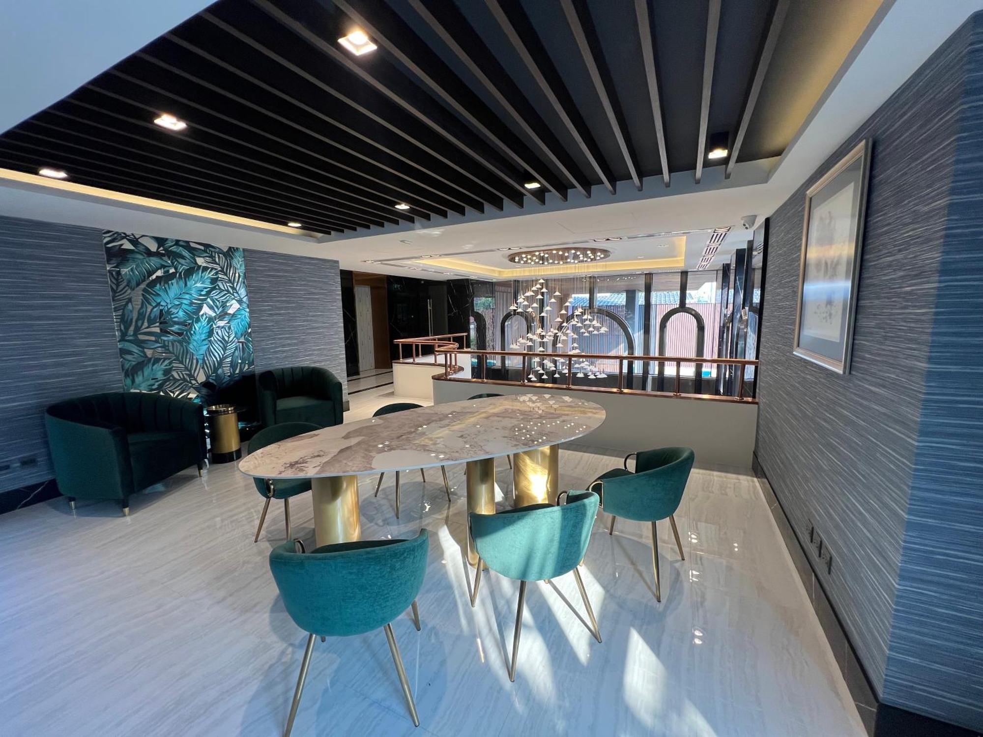 Arni Skye Hotel Bangkok Buitenkant foto