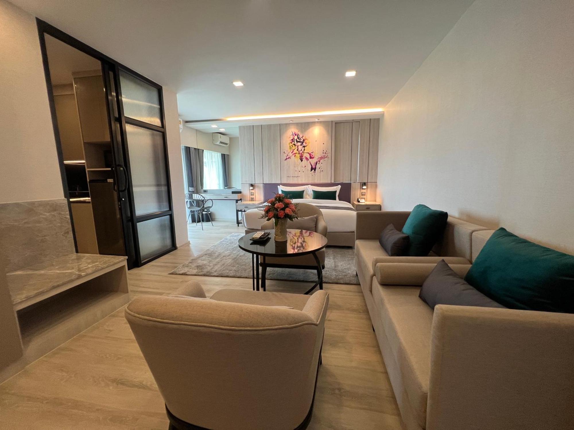 Arni Skye Hotel Bangkok Buitenkant foto