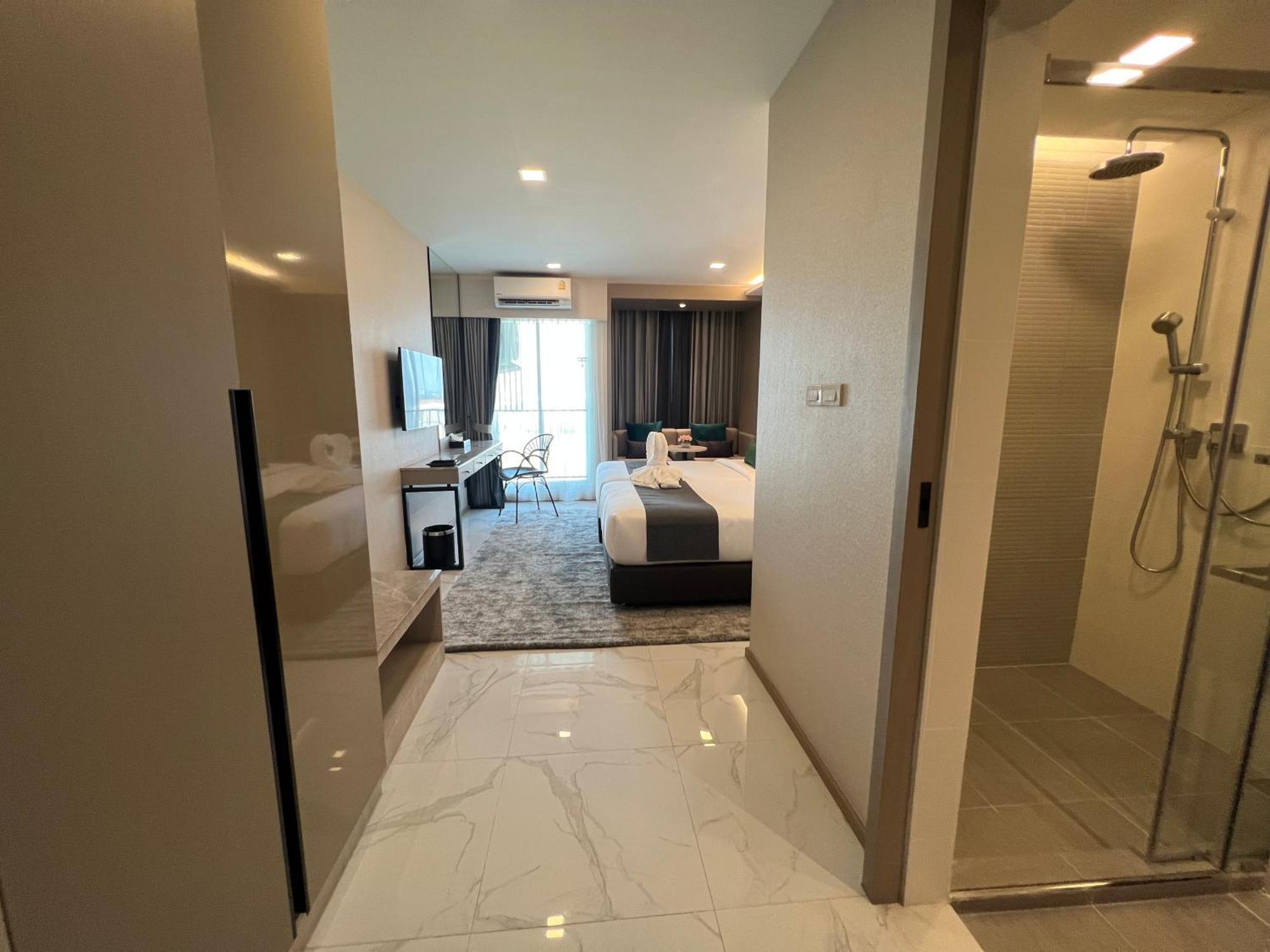 Arni Skye Hotel Bangkok Buitenkant foto