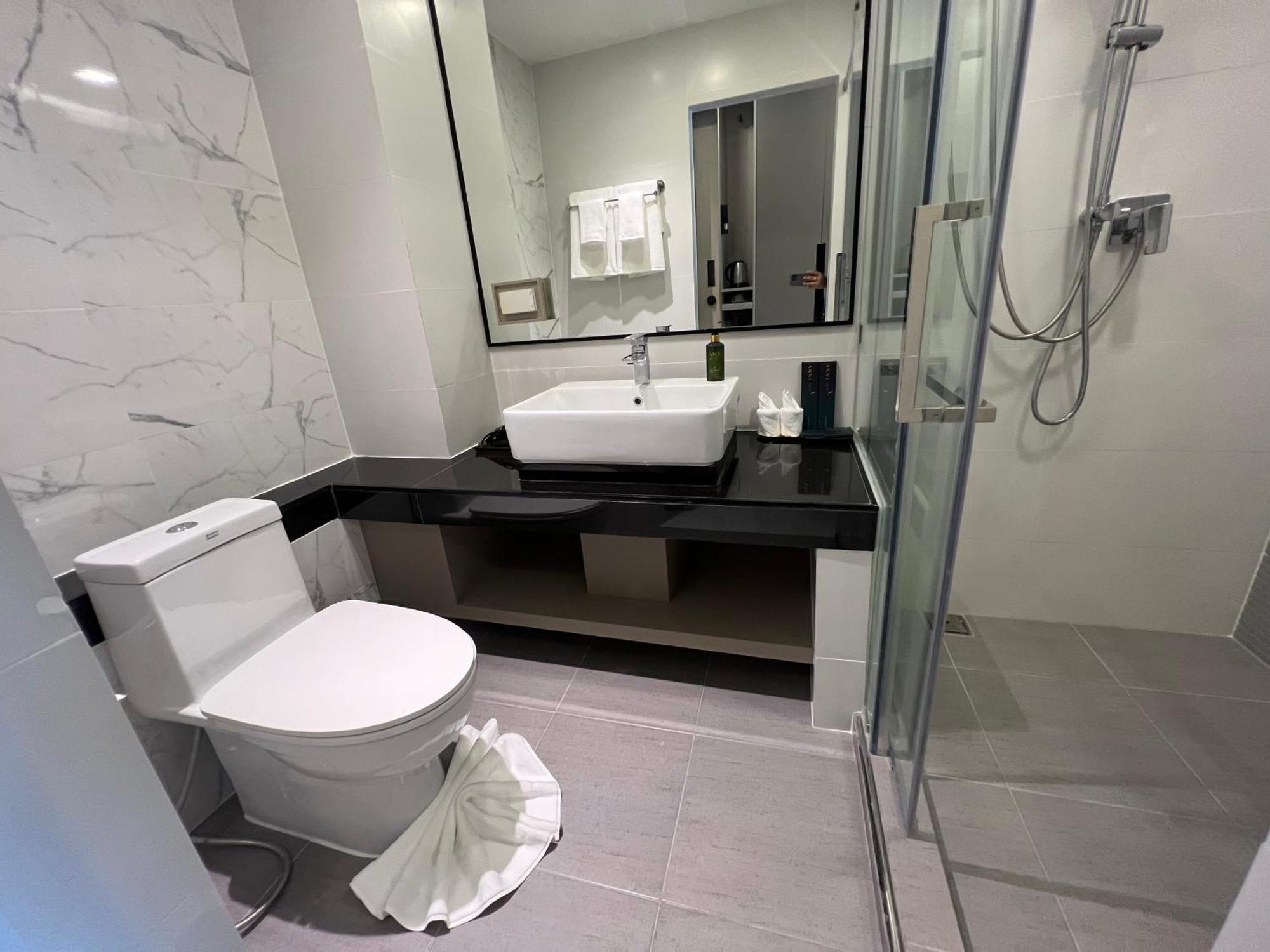 Arni Skye Hotel Bangkok Buitenkant foto
