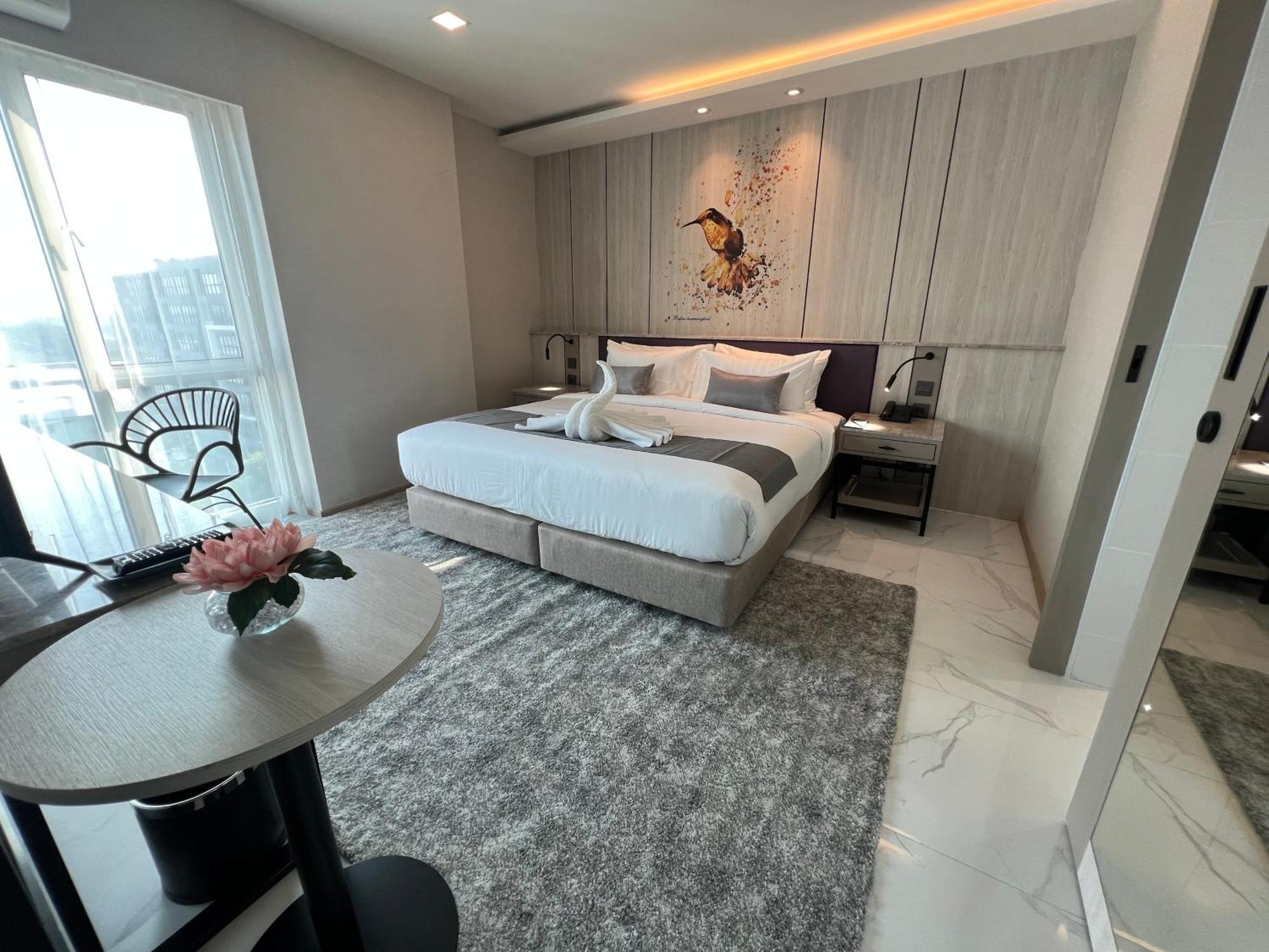 Arni Skye Hotel Bangkok Buitenkant foto