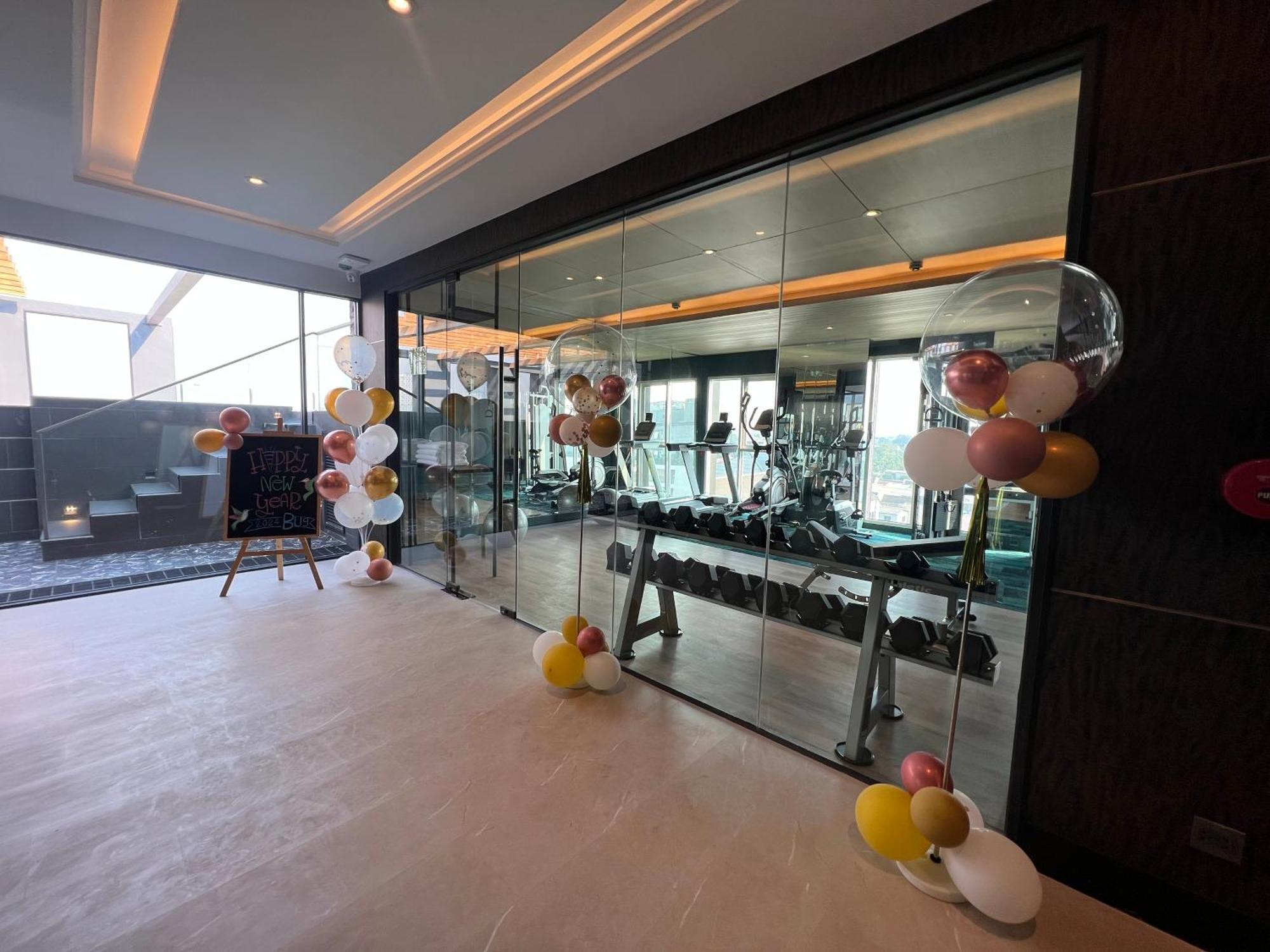 Arni Skye Hotel Bangkok Buitenkant foto