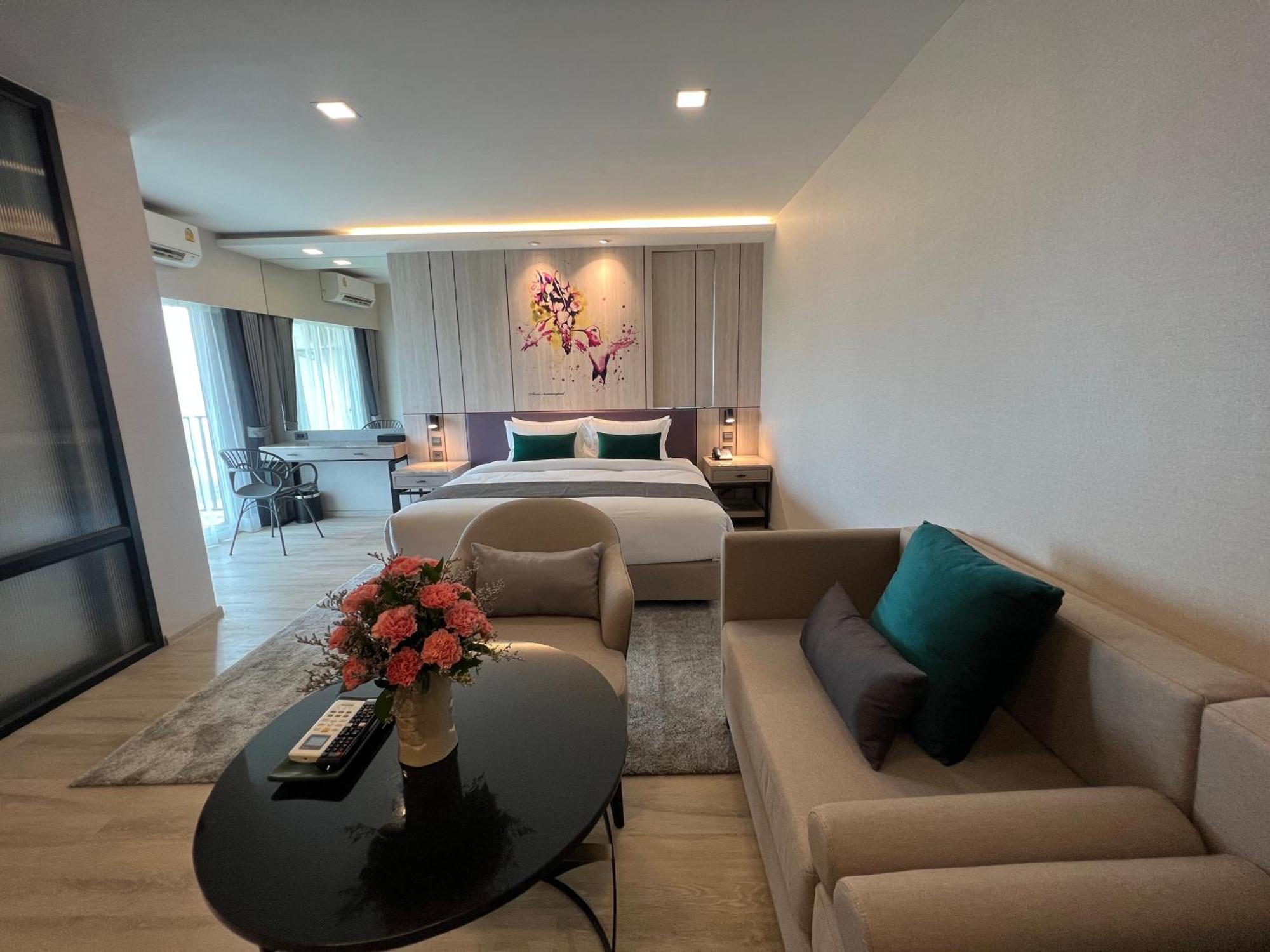 Arni Skye Hotel Bangkok Buitenkant foto