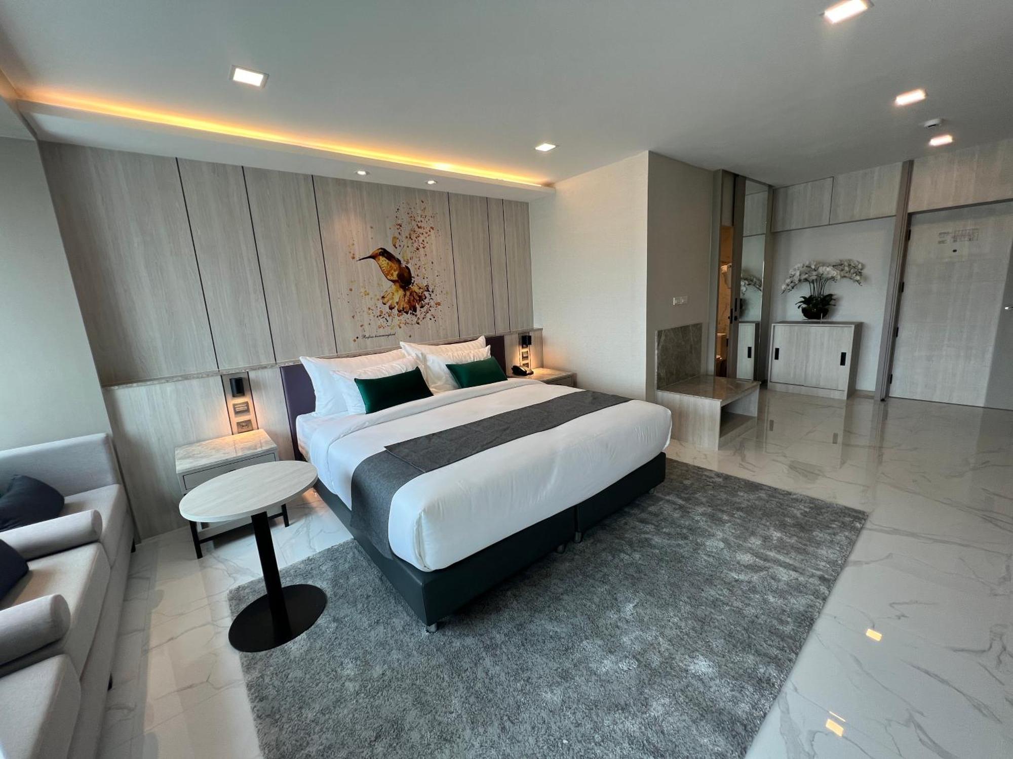 Arni Skye Hotel Bangkok Buitenkant foto